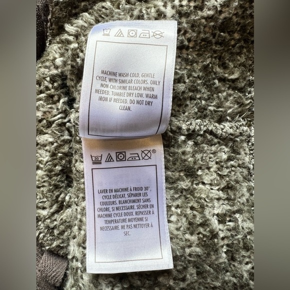 Disney Parks Jacket Womens Small Plush Fleece Sherpa Gray Black Full Zip - Picture 11 of 12